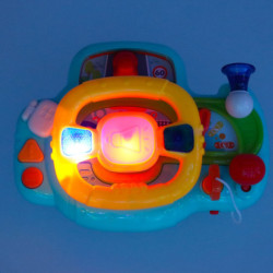 Detský interaktívny volant simulátor hudby znie modro